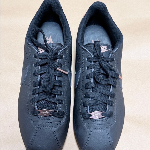 Nike classic Cortez black rose gold Women's Black Sneakers size: 9 - Picture 2 of 8